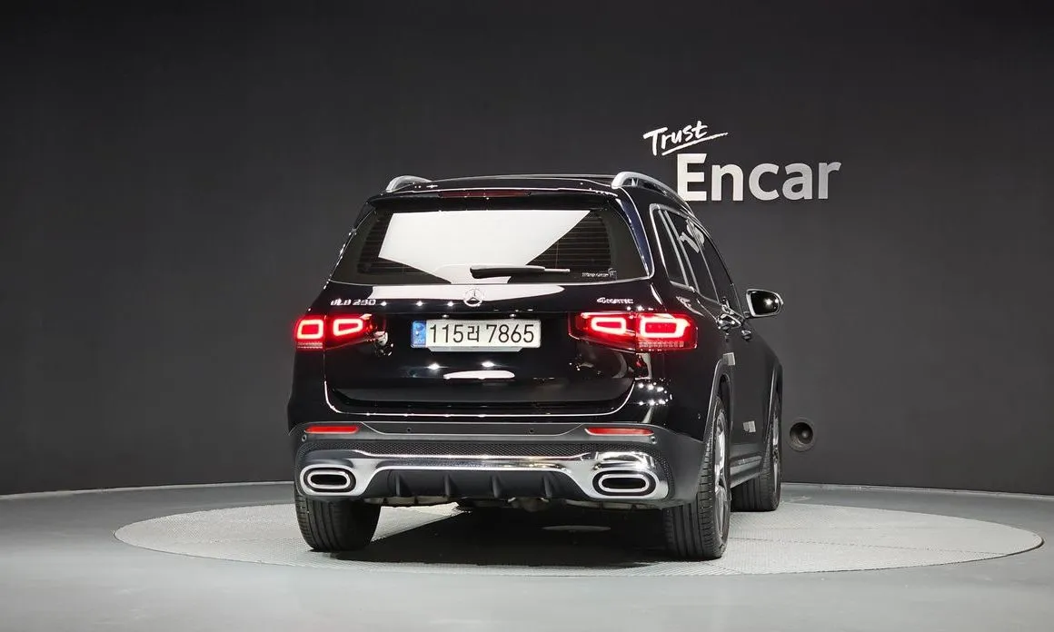 Mercedes-Benz GLB-Class — фото 2