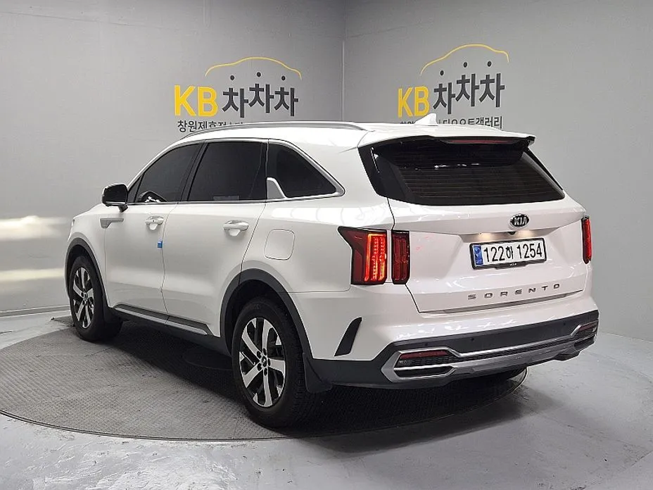 Kia Sorento — фото 10
