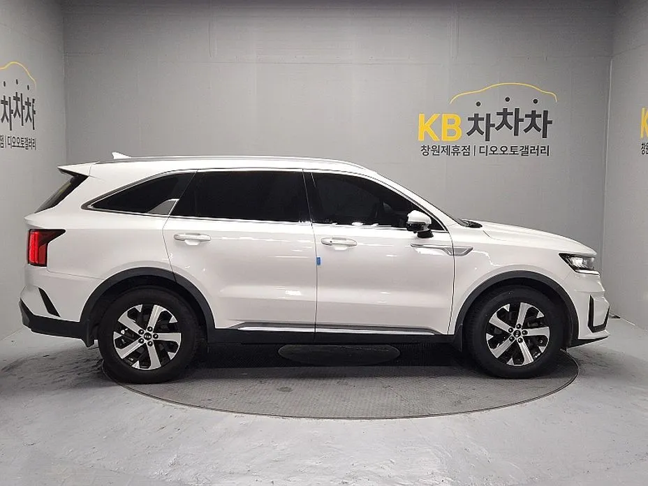 Kia Sorento — фото 8