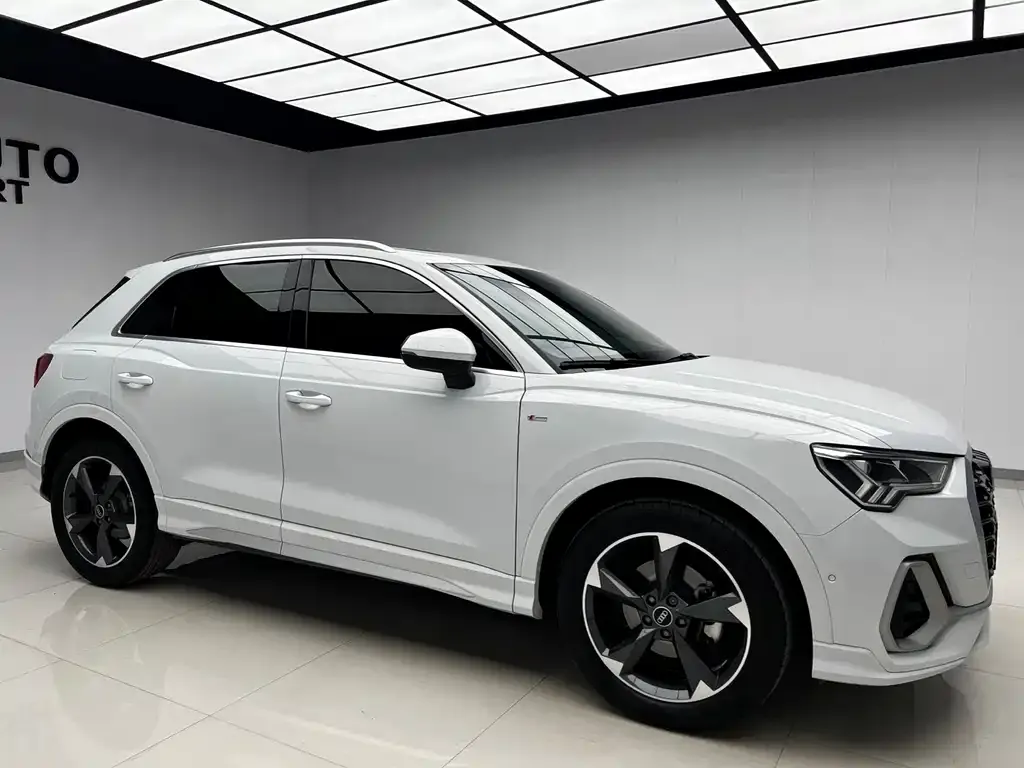 Audi Q3 — фото 10