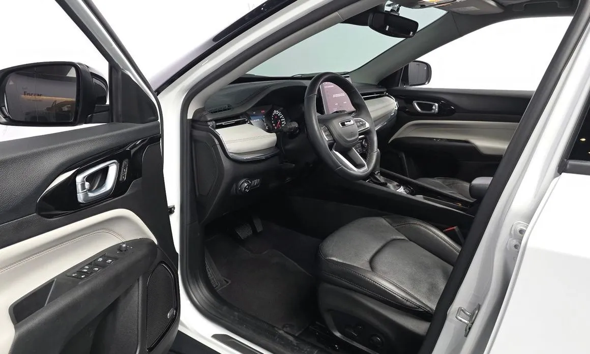 Jeep Compass — фото 8