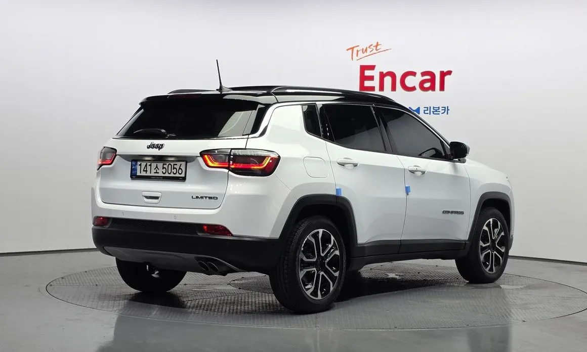 Jeep Compass — фото 6