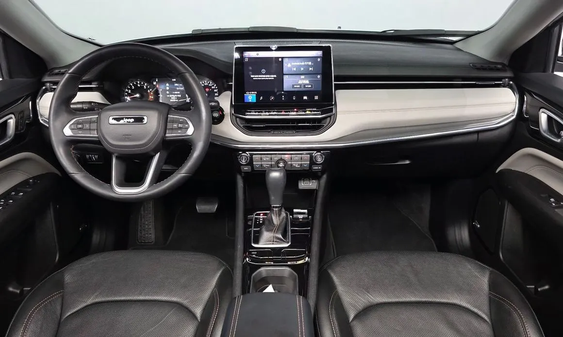 Jeep Compass — фото 10