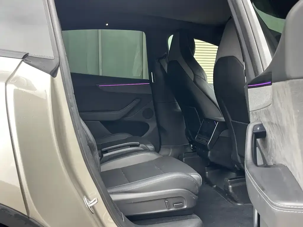 Tesla Model Y L — фото 2