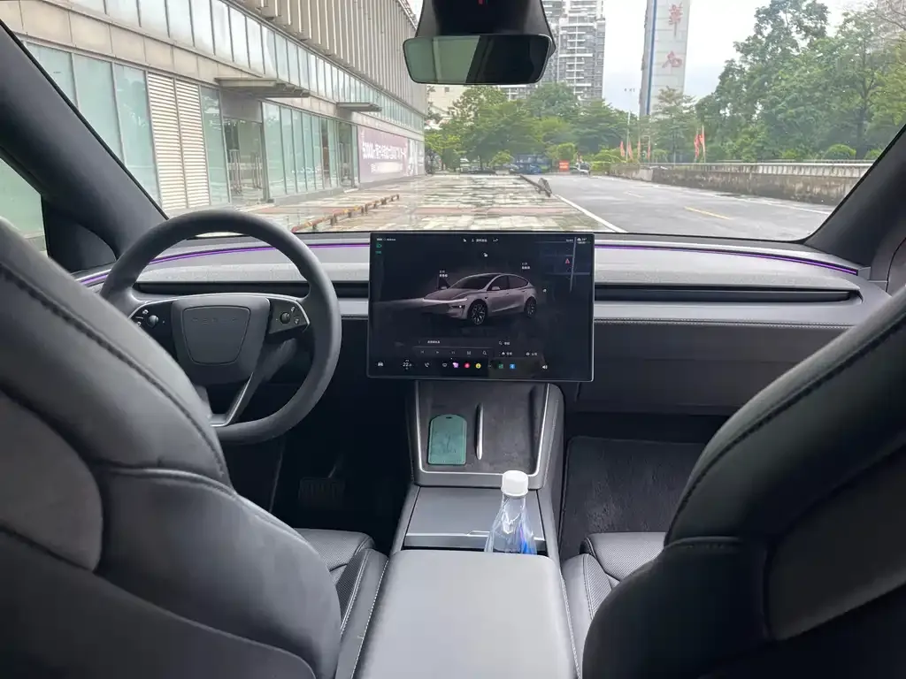 Tesla Model Y L — фото 3