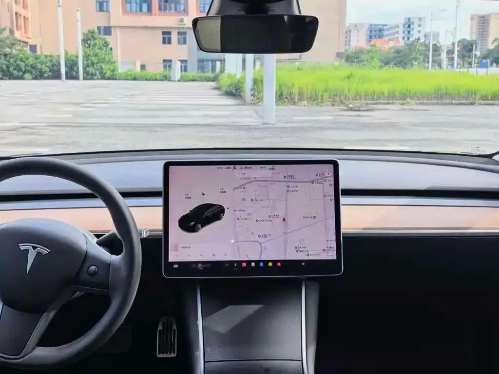Tesla Model 3 — фото 2