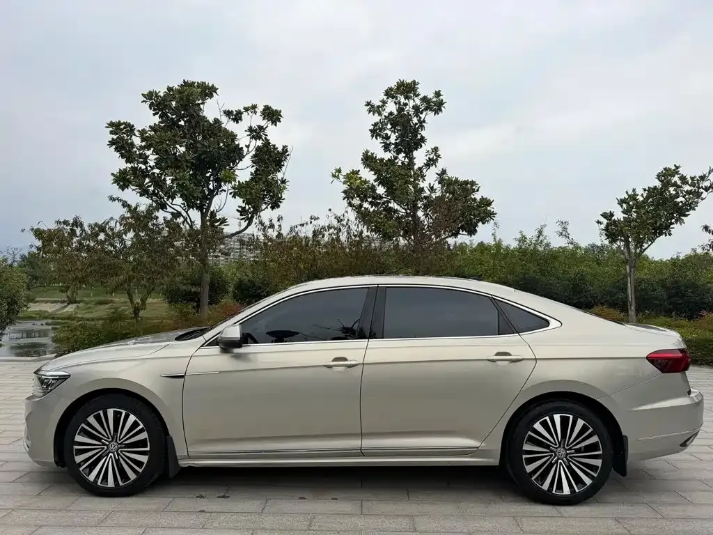 Volkswagen Passat — фото 6