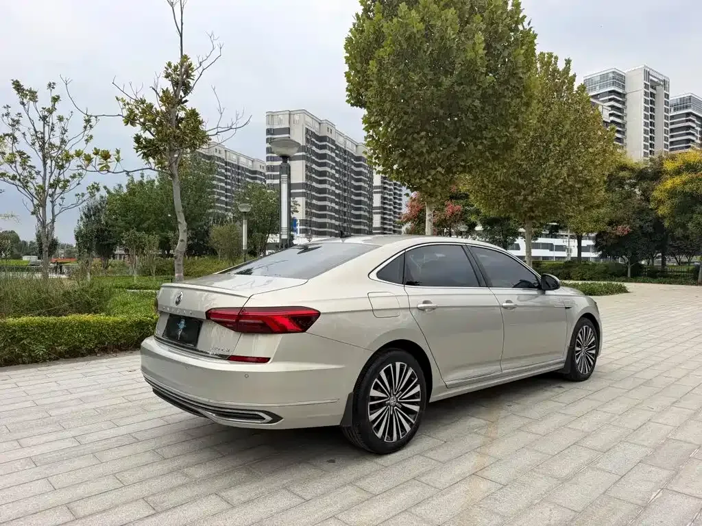 Volkswagen Passat — фото 10