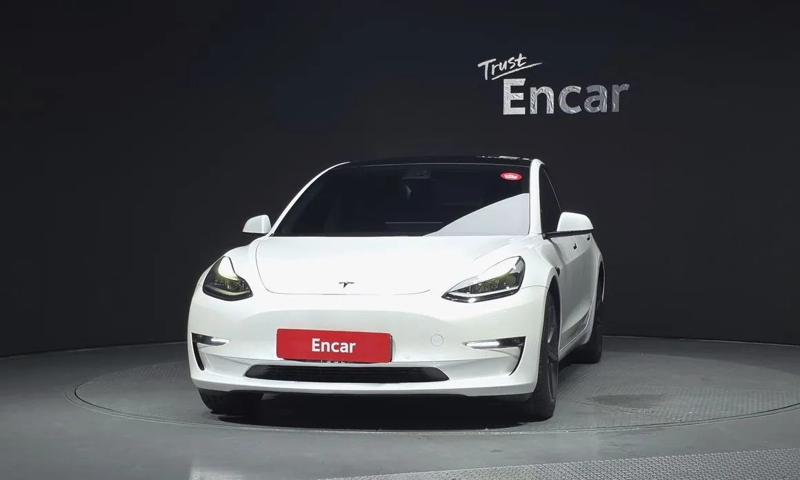 Tesla Model 3 — фото 2