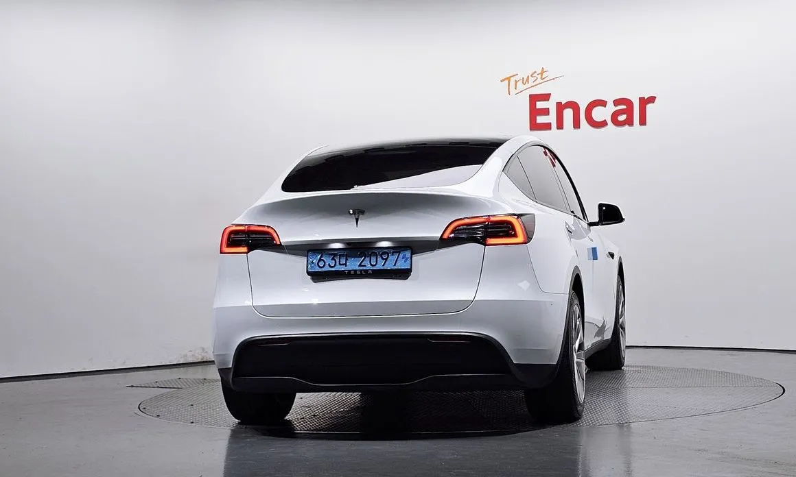 Tesla Model Y — фото 5