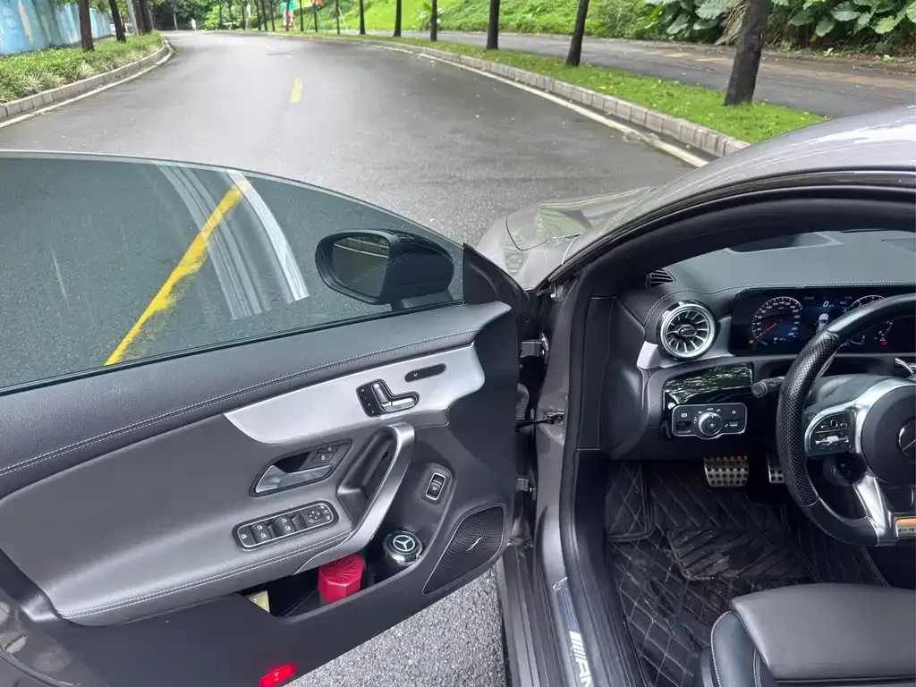Mercedes-Benz CLA AMG — фото 8
