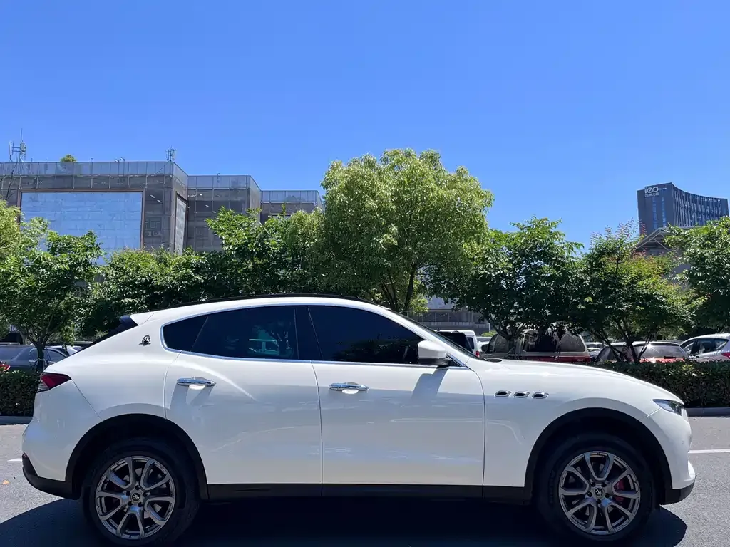 Maserati Levante — фото 5
