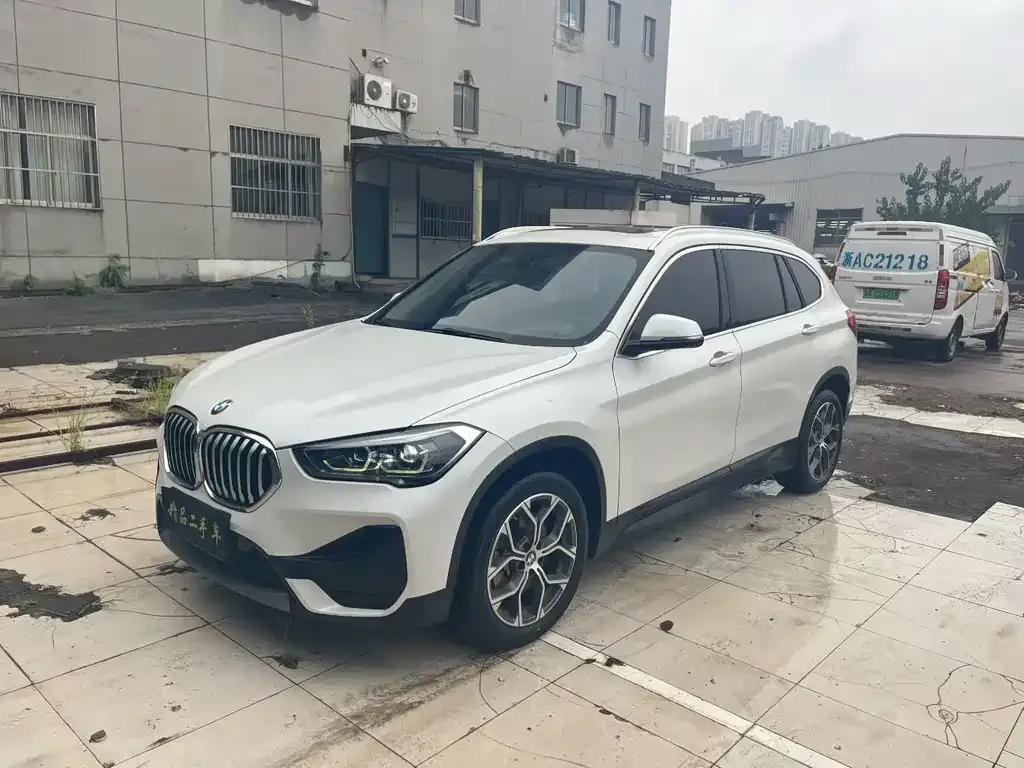 BMW X1 — фото 1