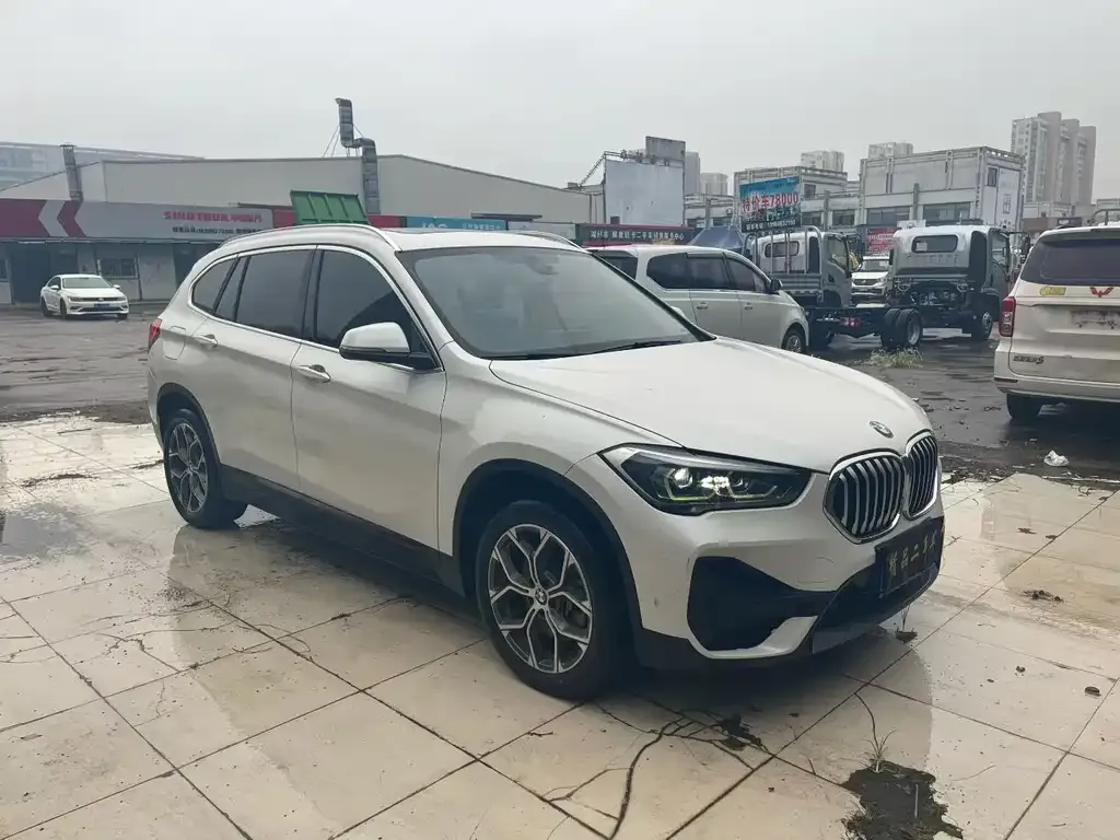 BMW X1 — фото 5