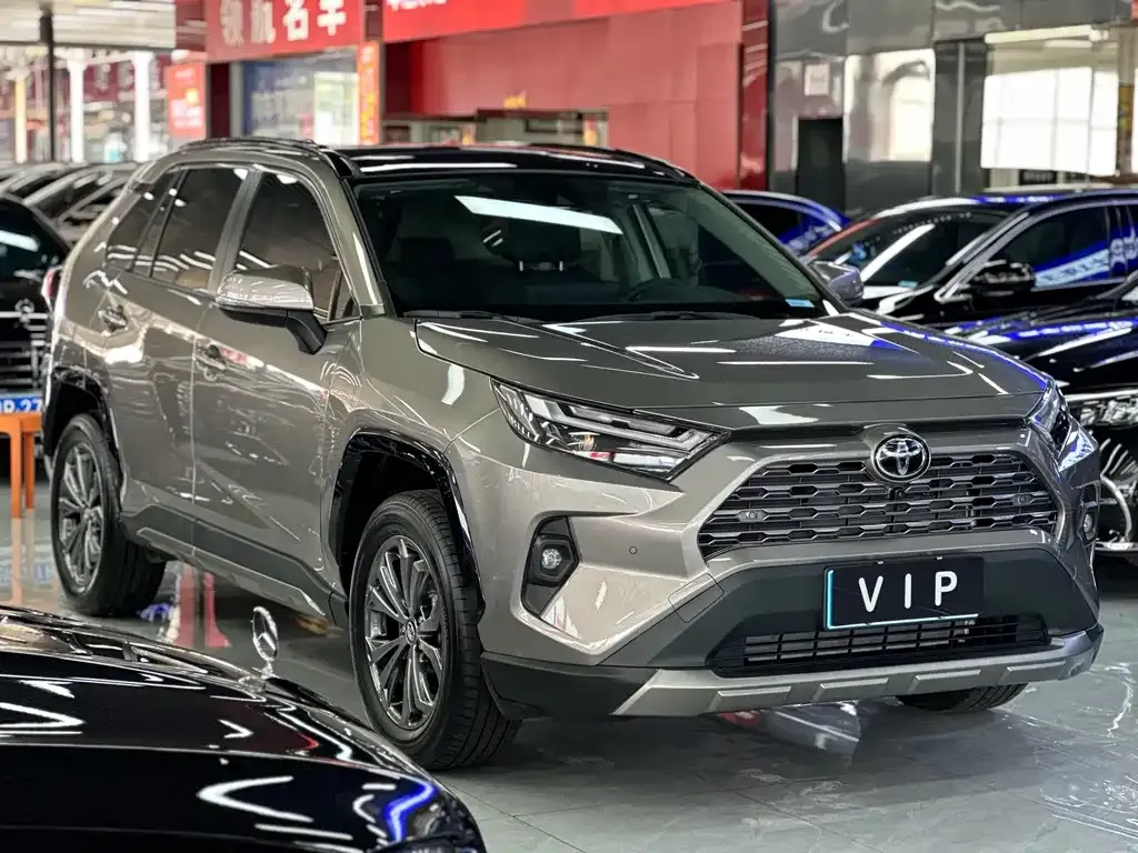 Toyota RAV4 — фото 7