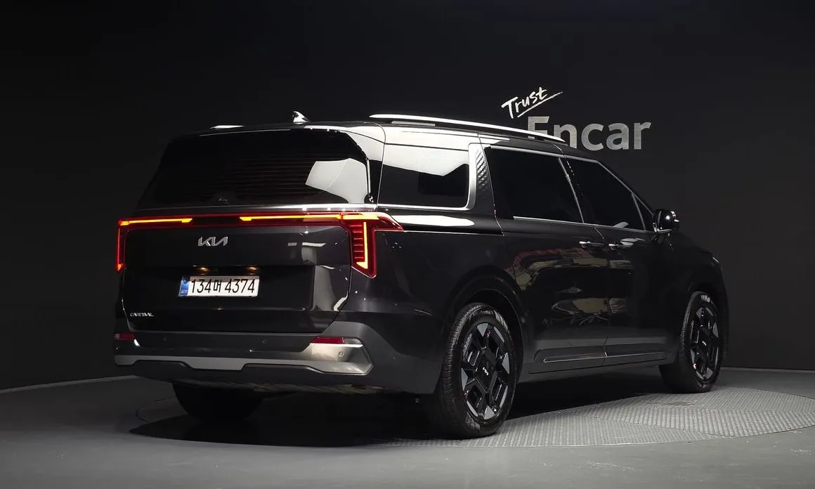 Kia Carnival — фото 10