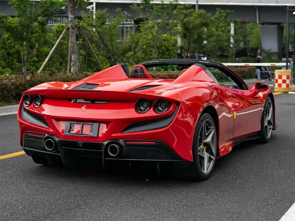 Ferrari F8 — фото 6
