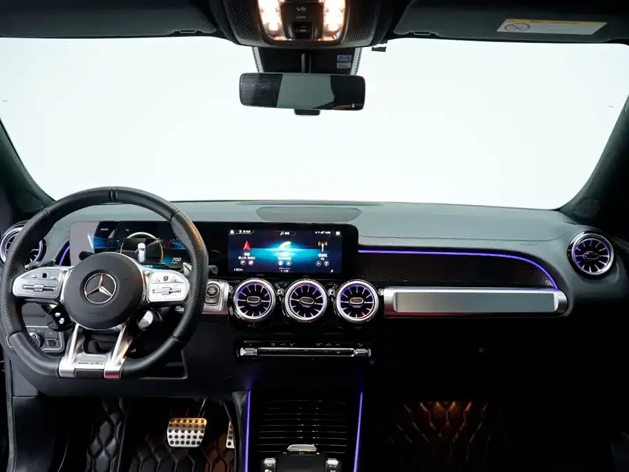 Mercedes-Benz GLB AMG — фото 6