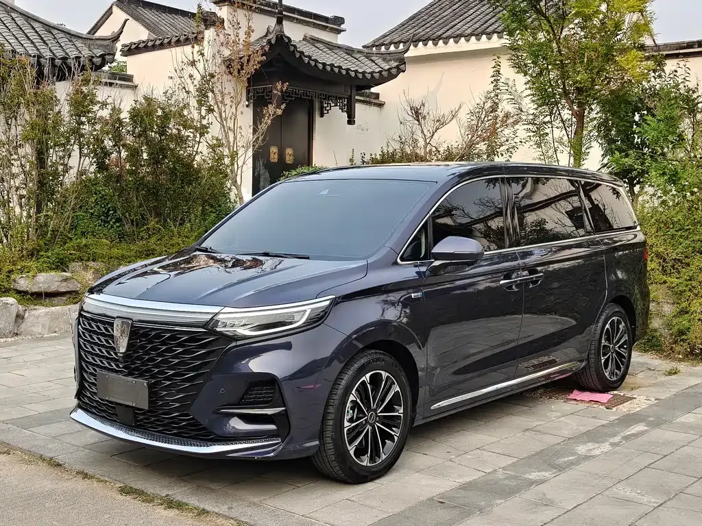 Roewe iMAX8 — фото 1