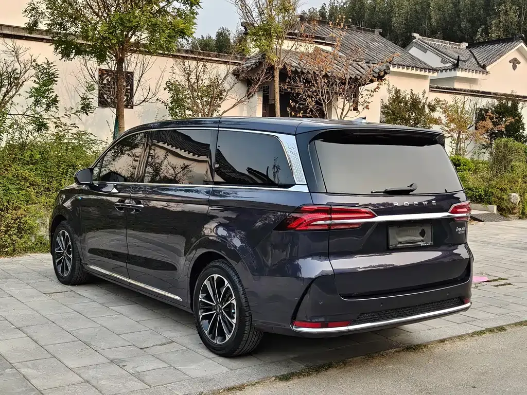 Roewe iMAX8 — фото 10