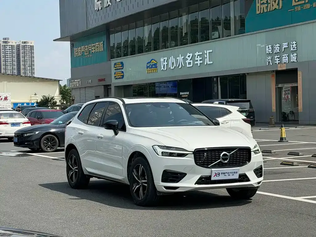 Volvo XC60 — фото 7