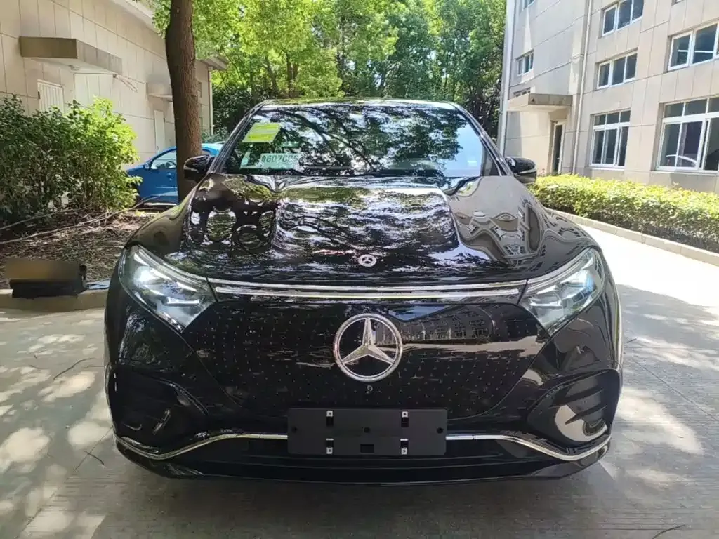 Mercedes-Benz EQS SUV — фото 3