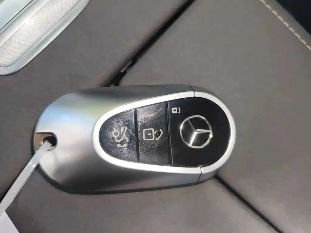 Mercedes-Benz EQS SUV — фото 2