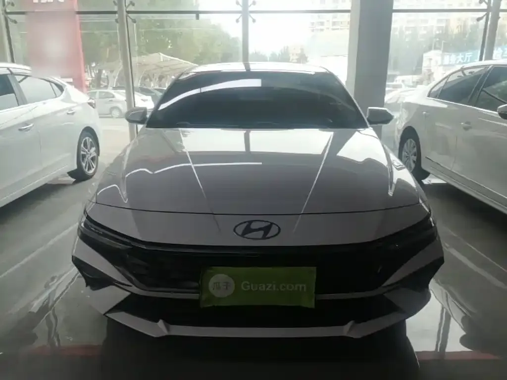 Hyundai Elantra — фото 4