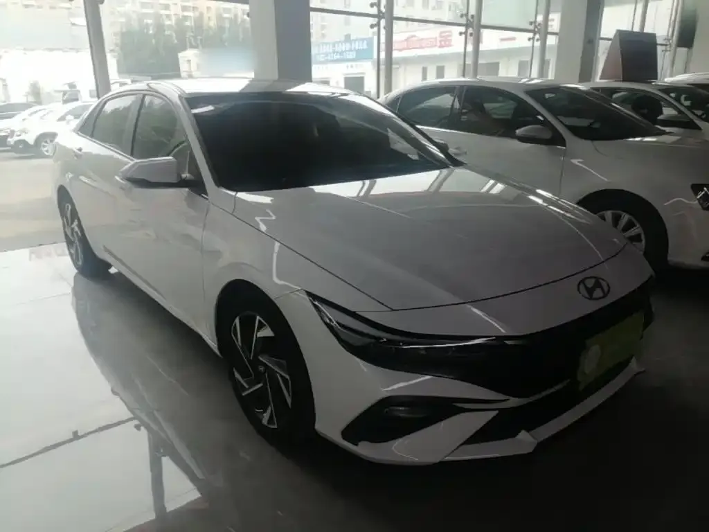 Hyundai Elantra — фото 6