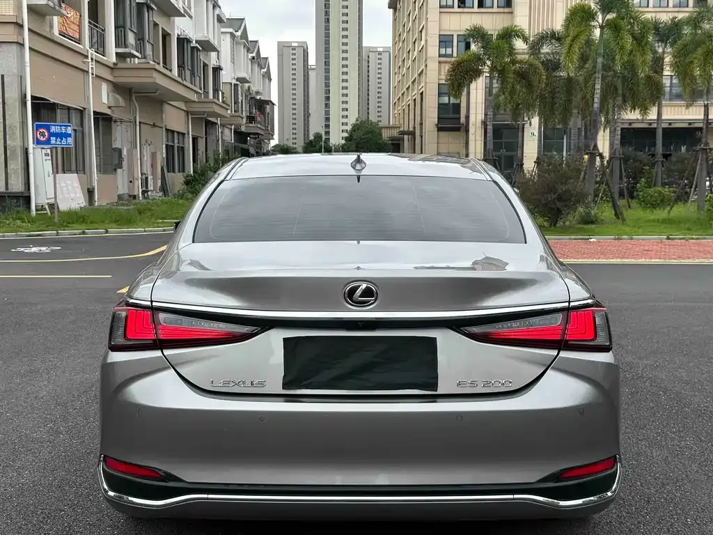 Lexus ES — фото 3