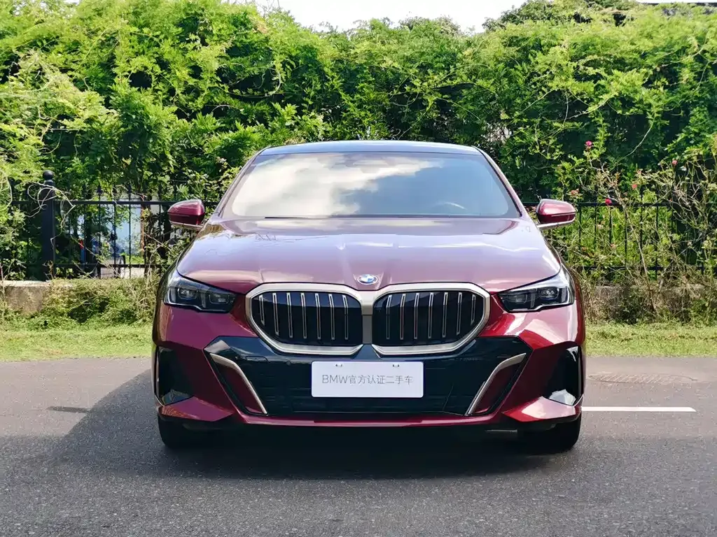 BMW 5 Series — фото 4