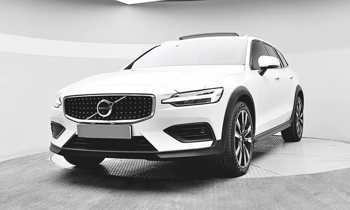 Volvo V60 — фото 1
