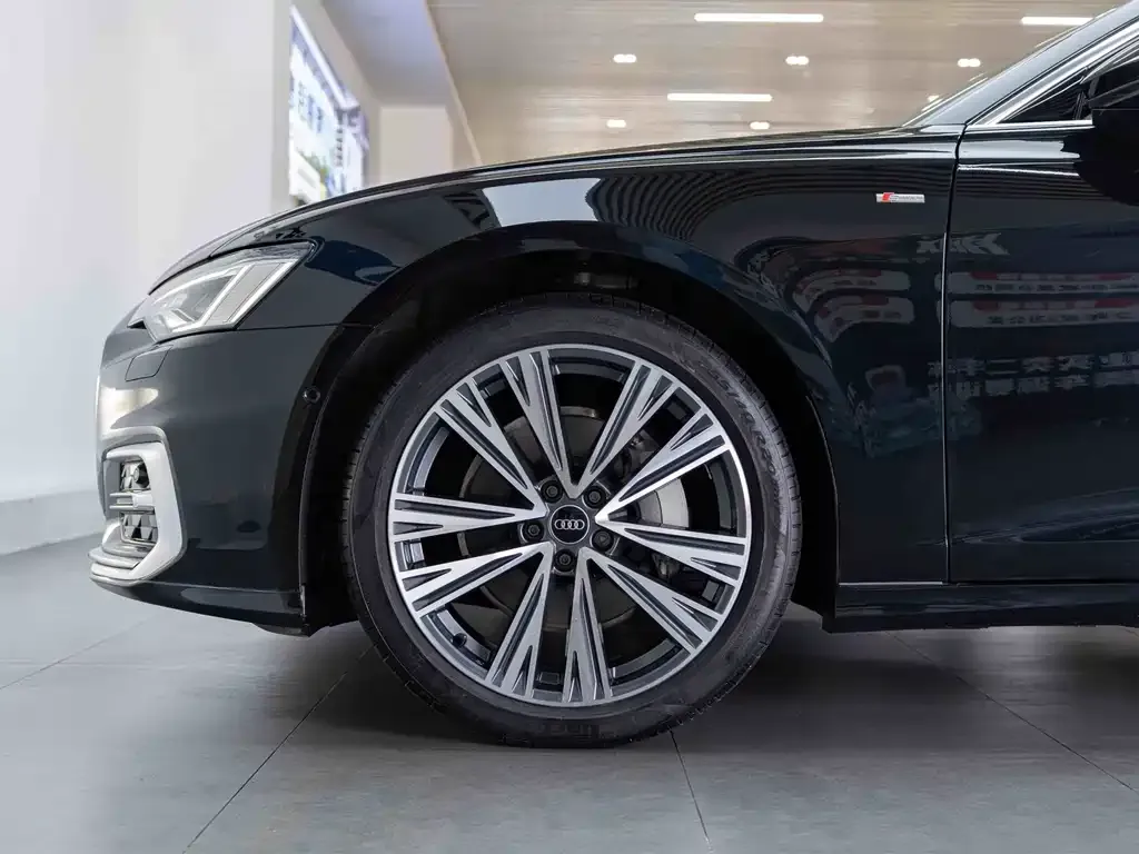 Audi A6L — фото 5
