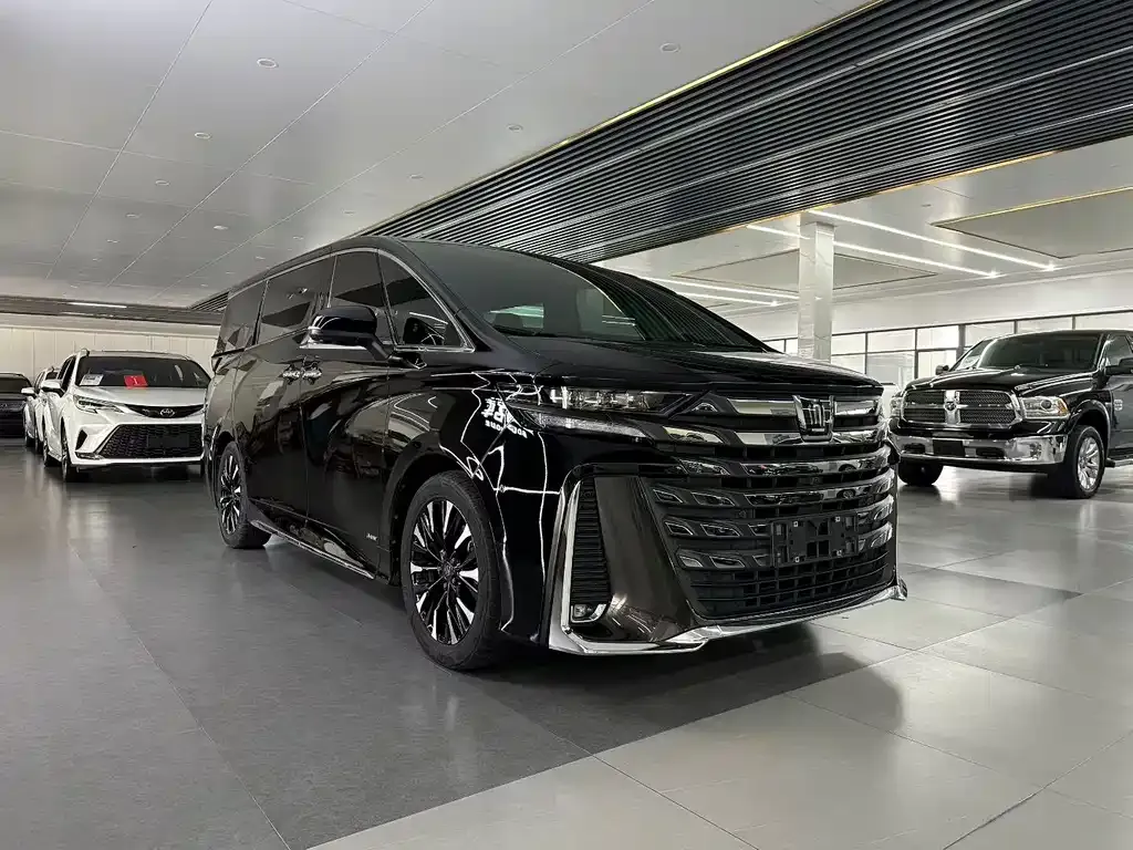 Toyota Vellfire — фото 2
