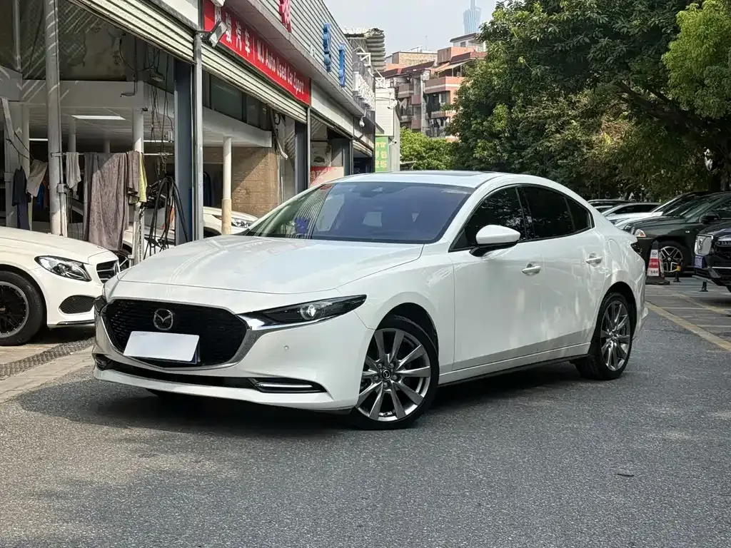 Mazda 3 Axela — фото 1