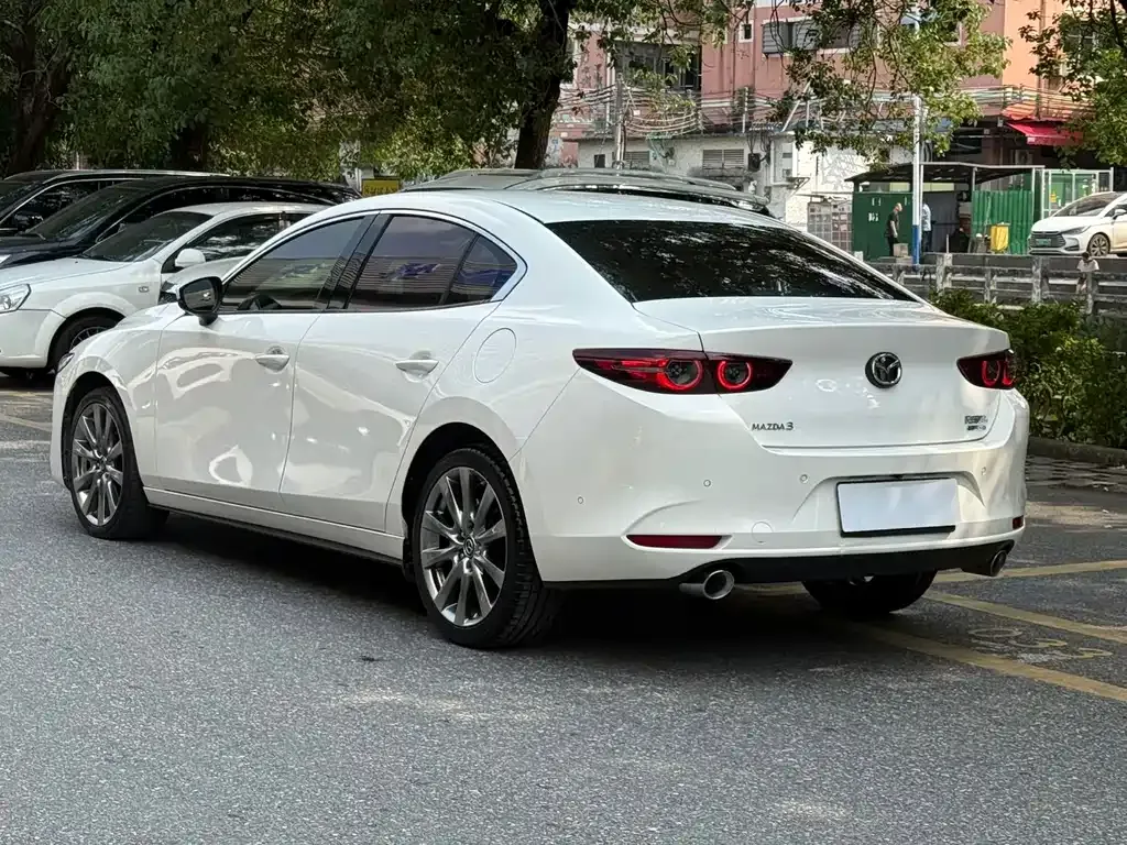 Mazda 3 Axela — фото 6