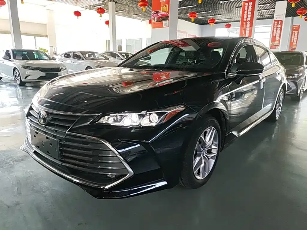 Toyota Avalon — фото 1