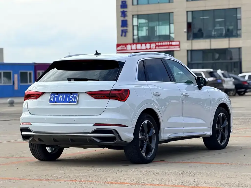 Audi Q3 — фото 10