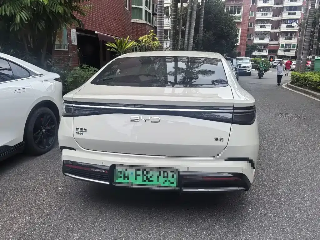 BYD Seal — фото 9