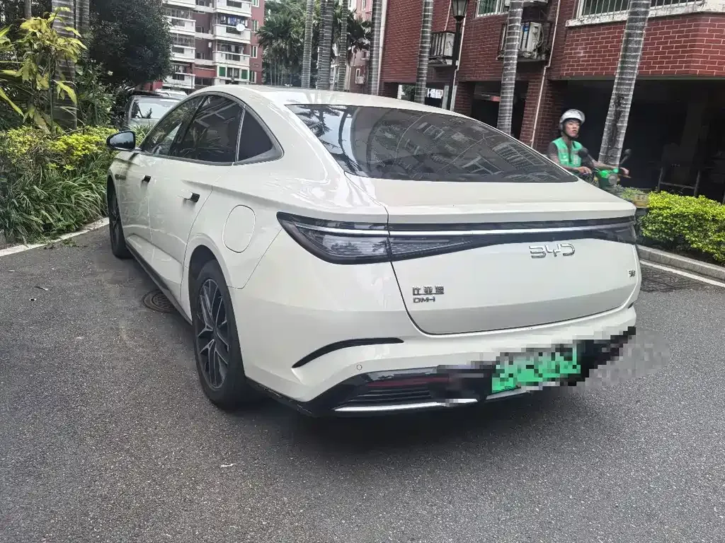 BYD Seal — фото 5