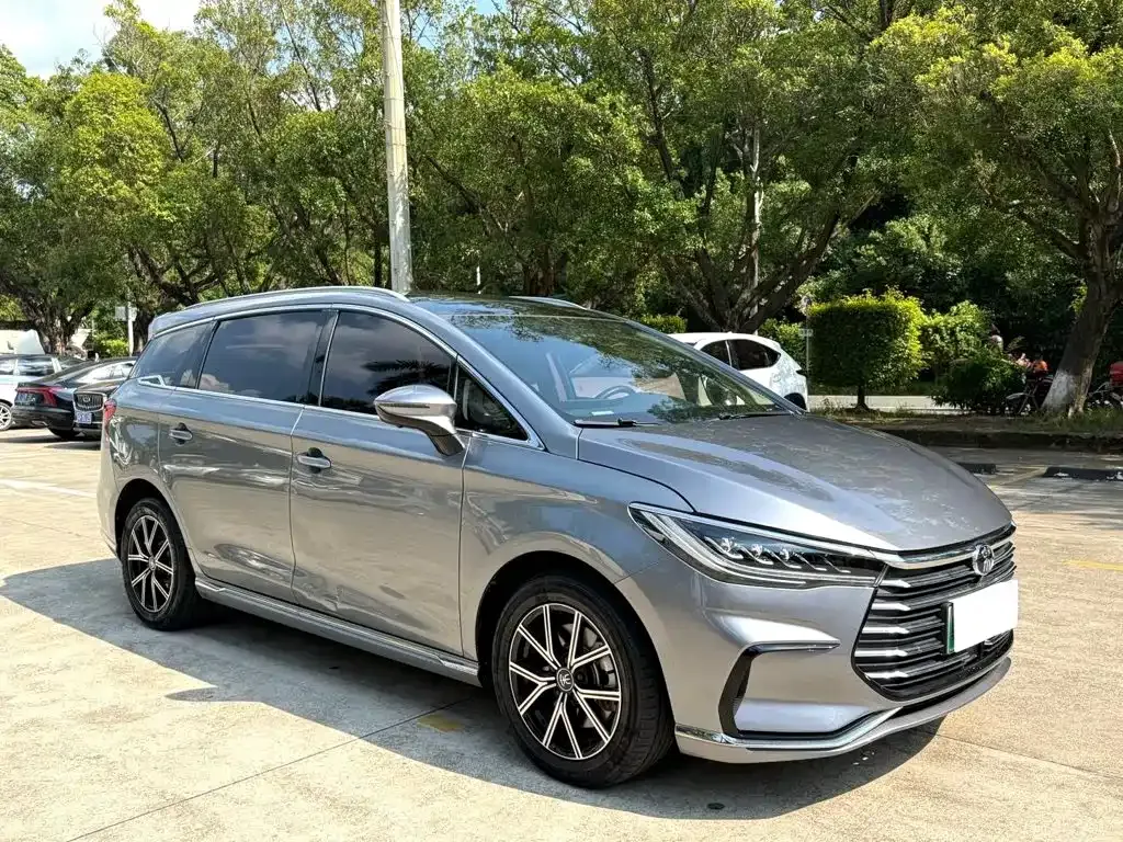 BYD MAX New Energy — фото 7