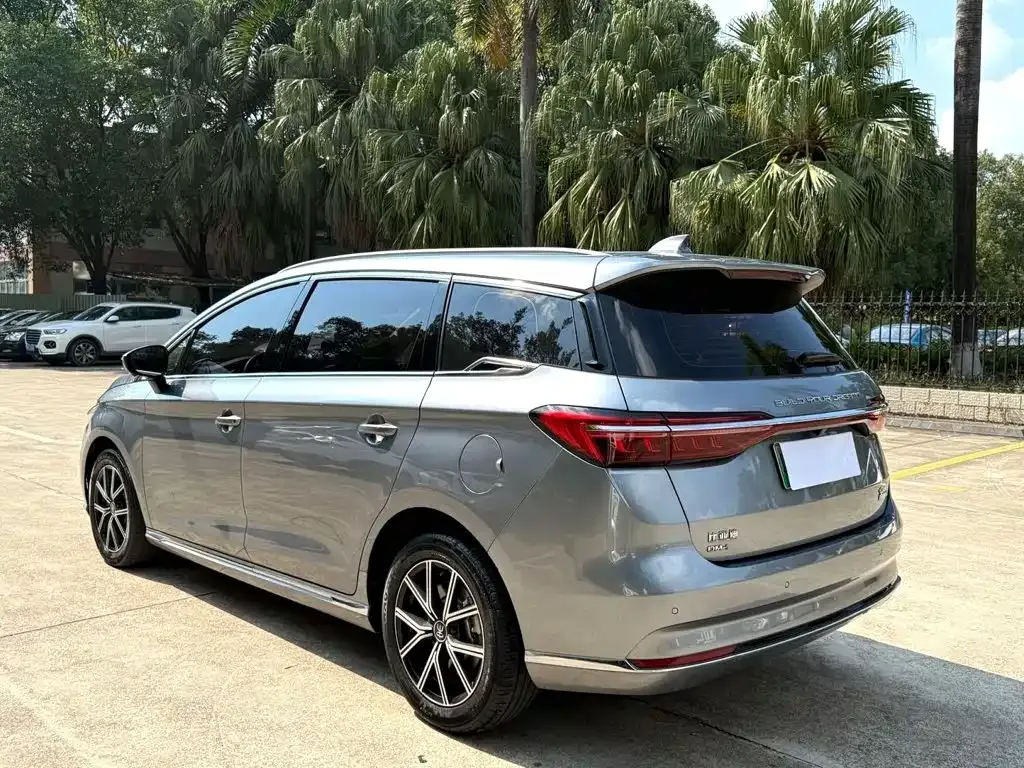 BYD MAX New Energy — фото 4