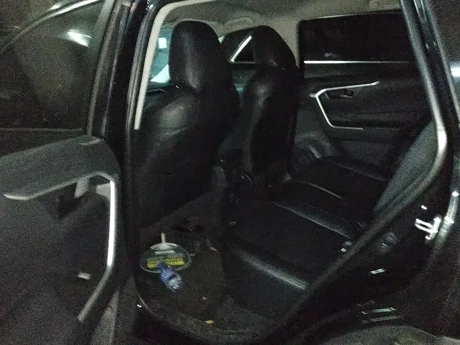 Toyota RAV4 — фото 4