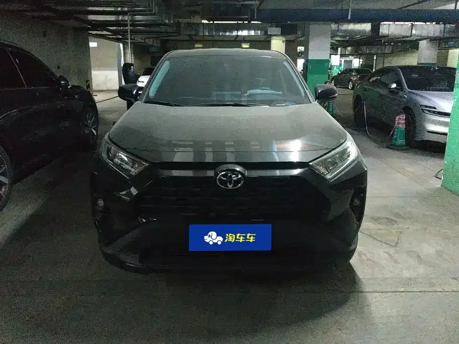 Toyota RAV4 — фото 7