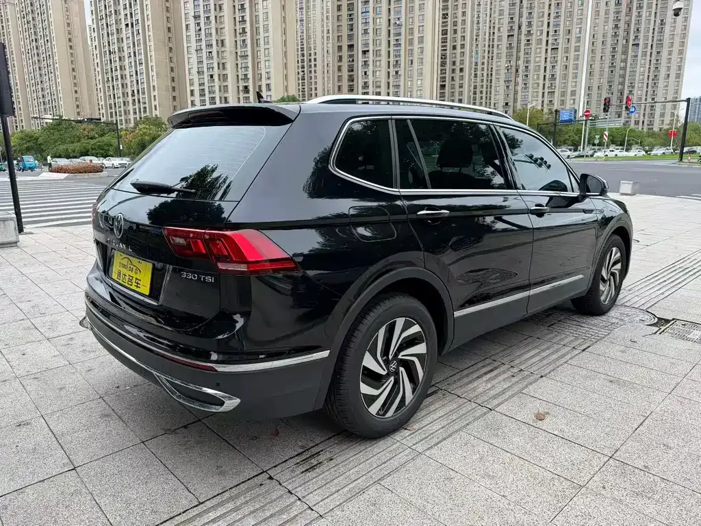 Volkswagen Tiguan L — фото 8