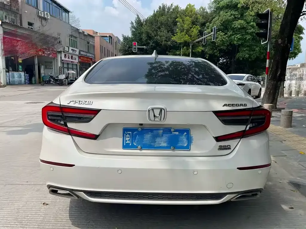 Honda Accord — фото 6