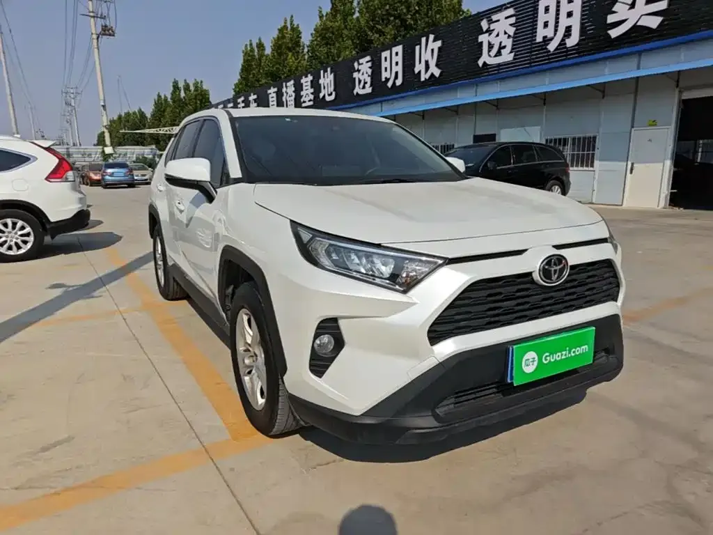 Toyota RAV4 — фото 6