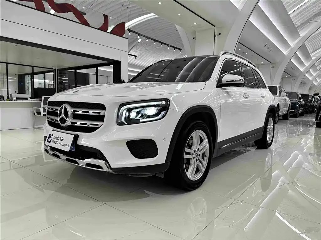 Mercedes-Benz GLB — фото 1