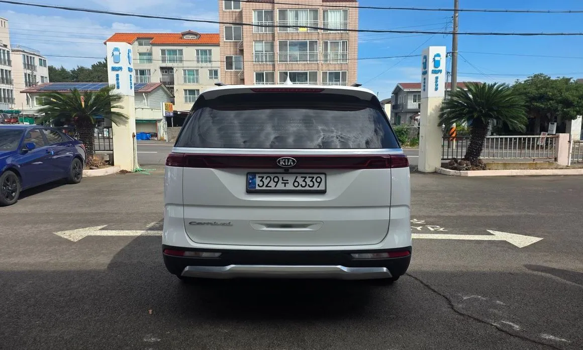 Kia Carnival — фото 6
