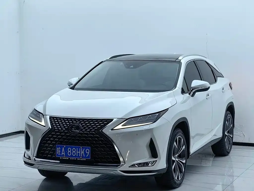 Lexus RX — фото 1